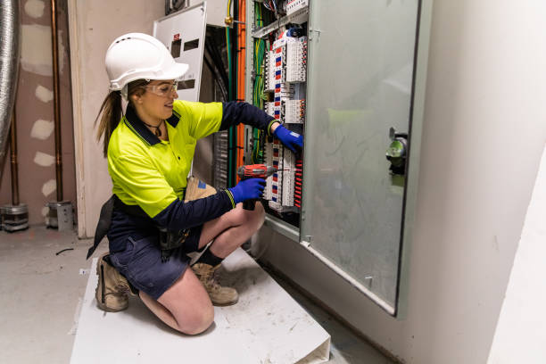 Best Affordable Emergency Electrician  in Clayton, DE