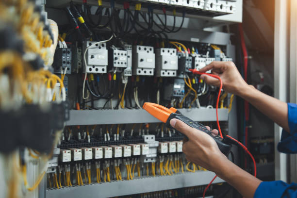 Best Commercial Electrician Services  in Clayton, DE